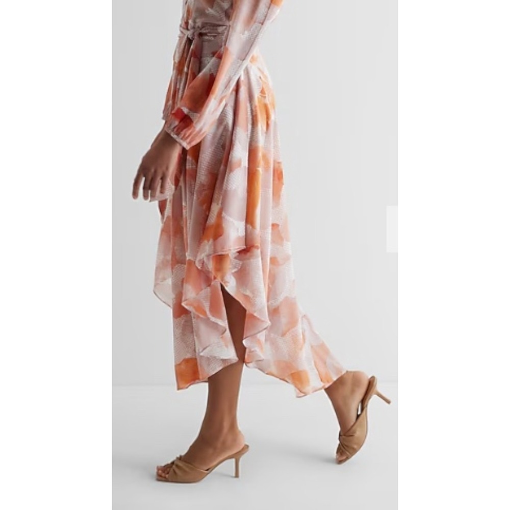 EXPRESS Printed Button‎ Front Tie Waist Midi Dress NWT Size M Peach Floral Print - Picture 4 of 12